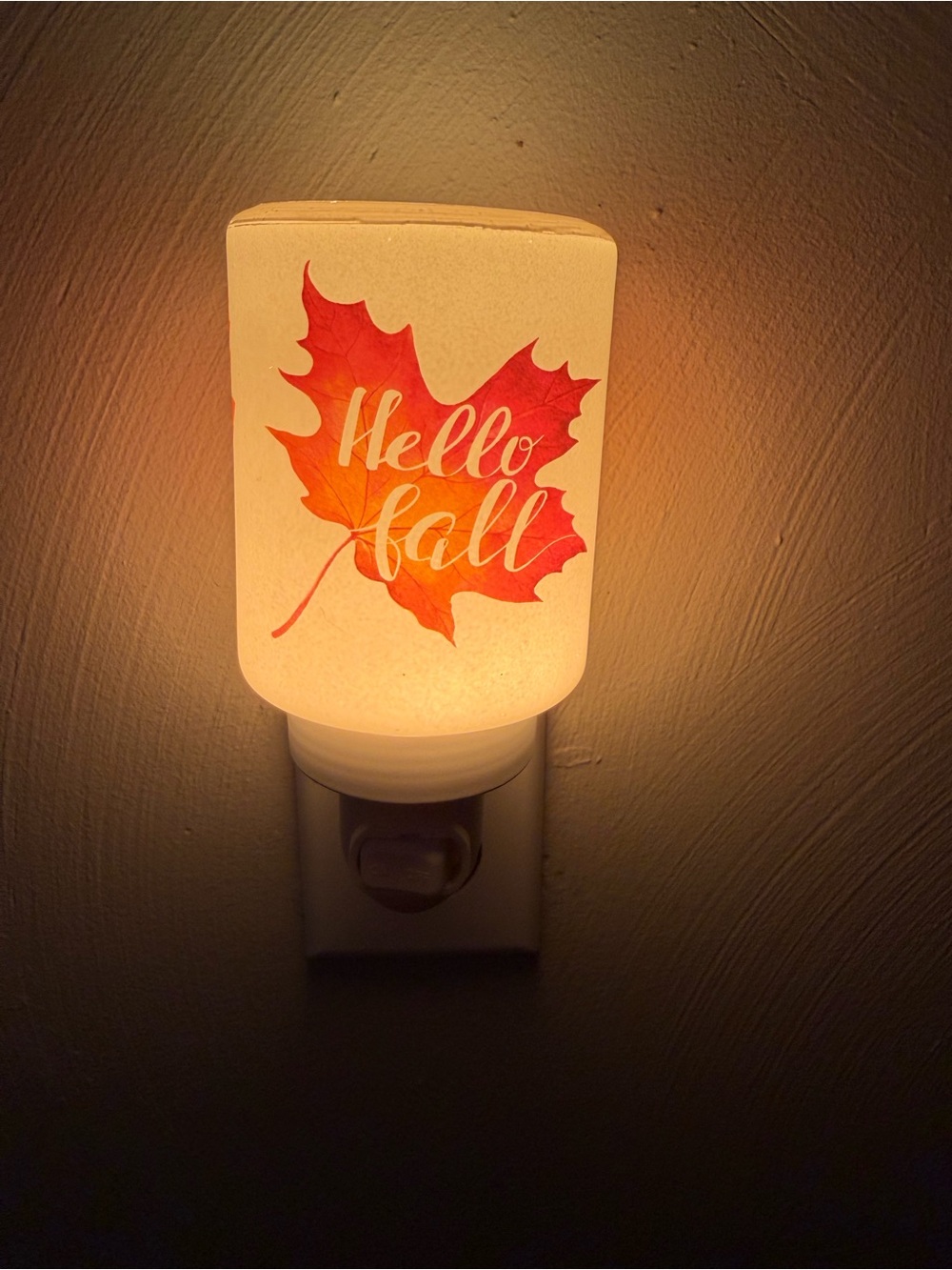 Scentsy Hello Fall Mini warmer plug in